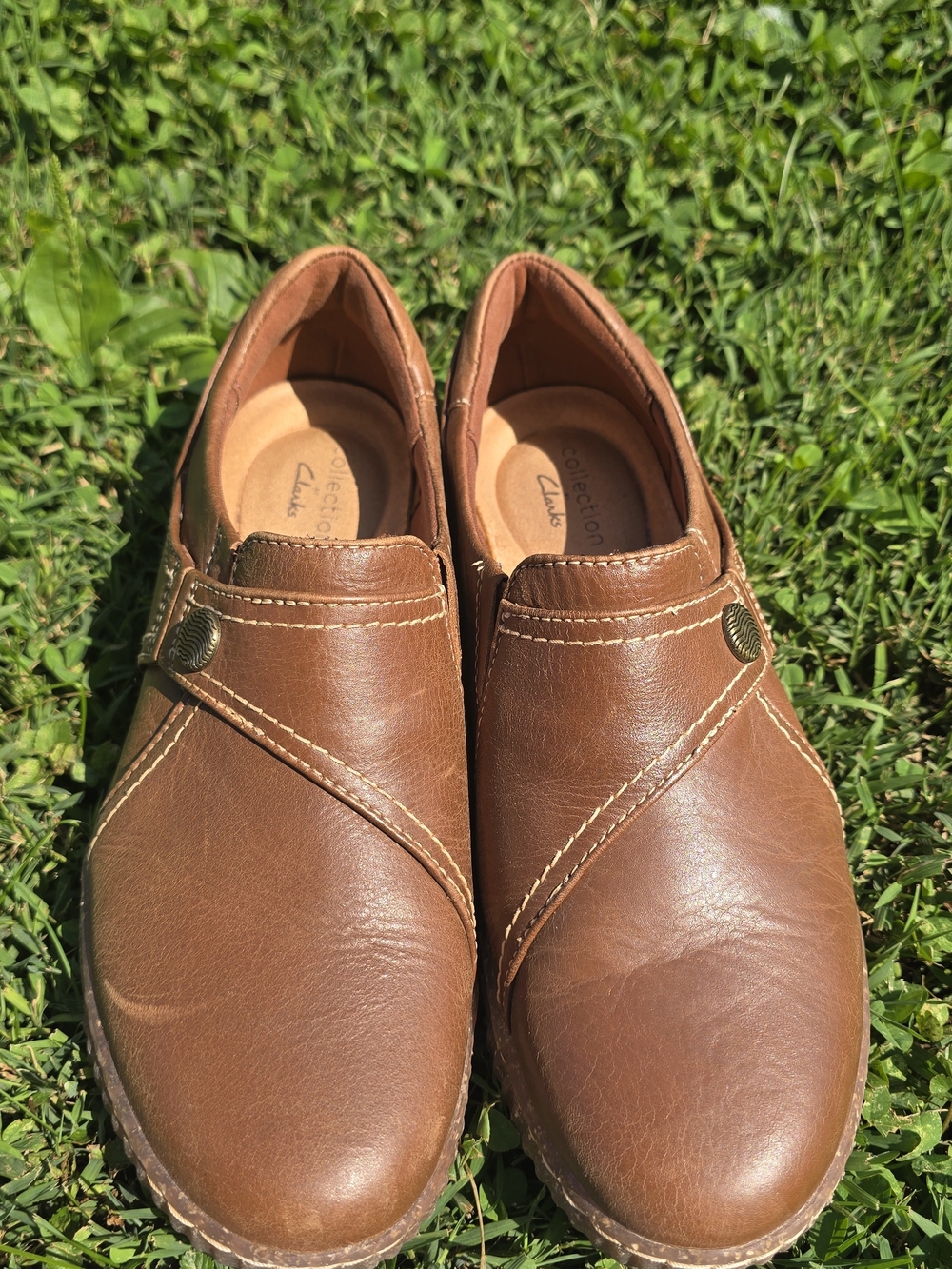 Clarks collection women’s brown leather slip on size 8